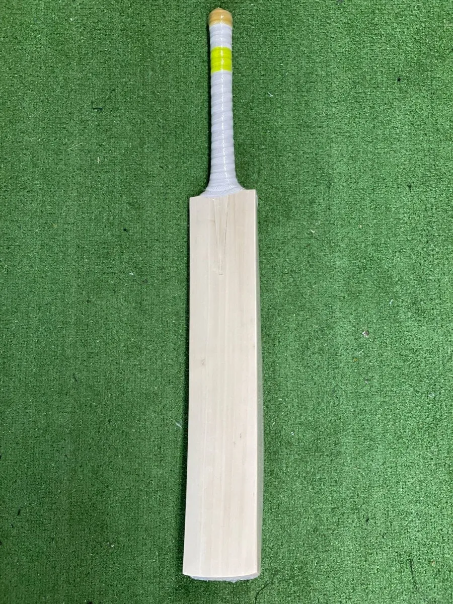 English Willow Bat With Massive 45mm   Edges   Cricket Batting Gloves RP-14 Combo